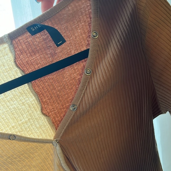 This is a SHEIN women’s top. It is in perfect condition and has barely been worn - Picture 6 of 10